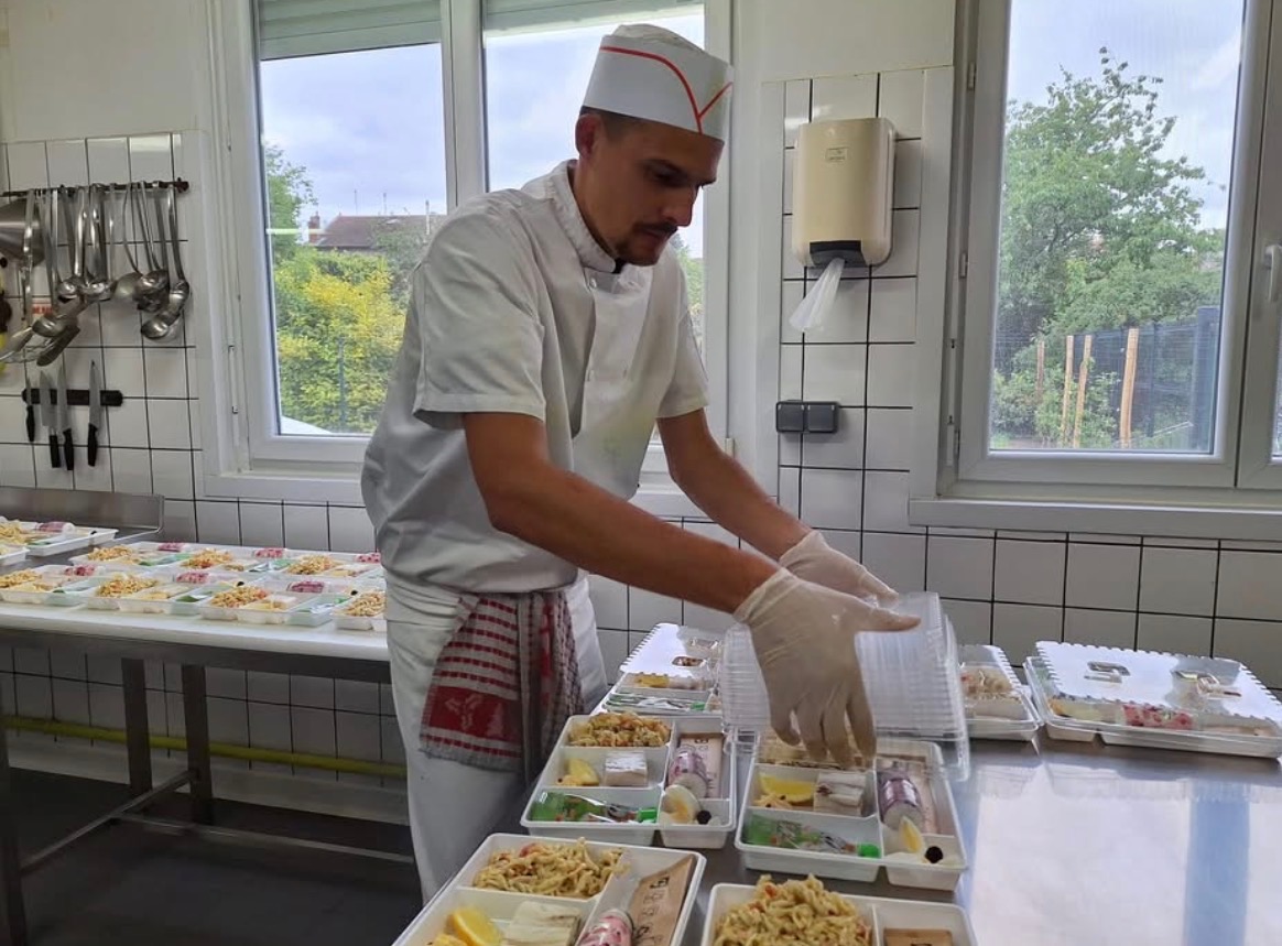Préparation de 600 plateaux repas pour la Coupe Pitch